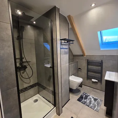 Moderne Dachgeschosswohnung Am Wald Apartament *