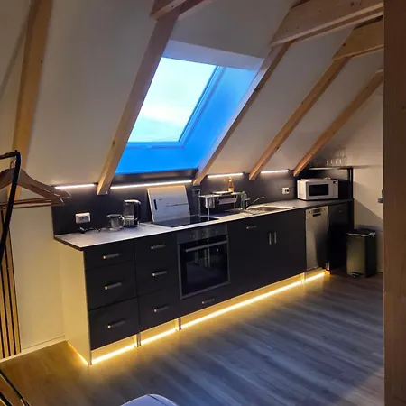 Moderne Dachgeschosswohnung Am Wald * Grossnaundorf