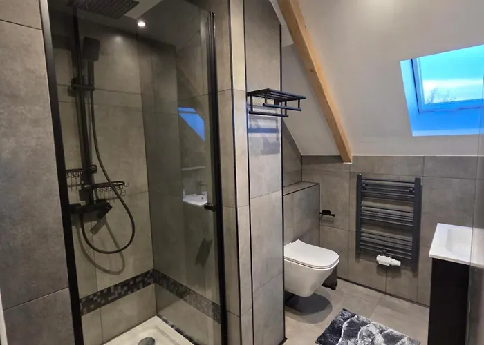 Moderne Dachgeschosswohnung Am Wald Apartament *