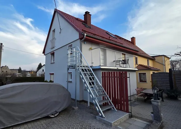 Moderne Dachgeschosswohnung Am Wald Apartment *
