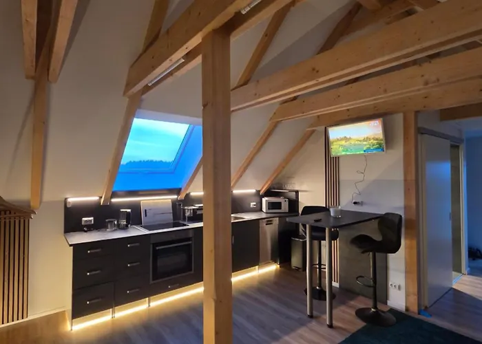 Moderne Dachgeschosswohnung Am Wald Apartment